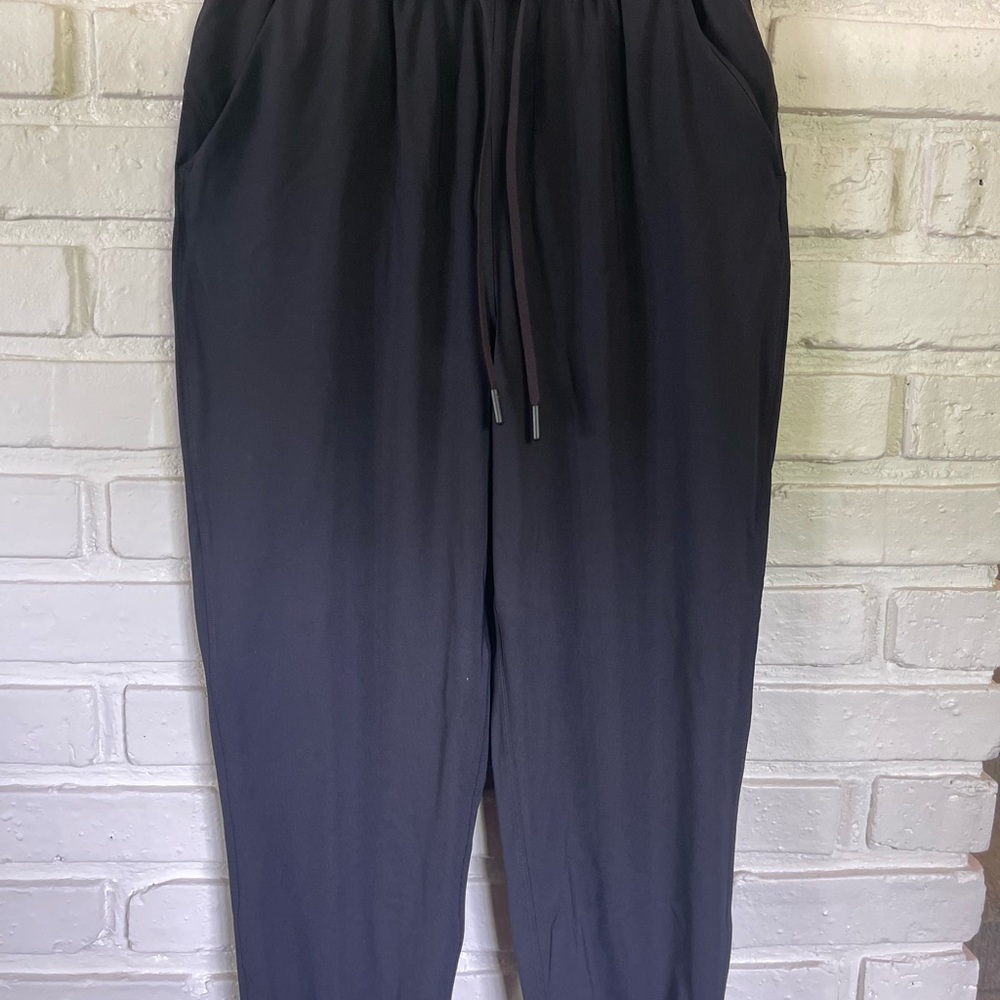 Lululemon Stretch High-Rise Paperbag Joggers Size 4 Black